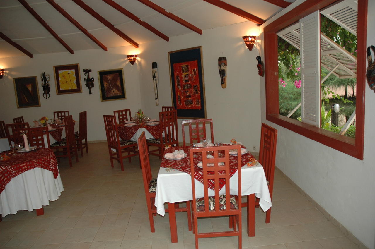 Diamarek Hotel Sur La Plage Saint-Louis Bagian luar foto