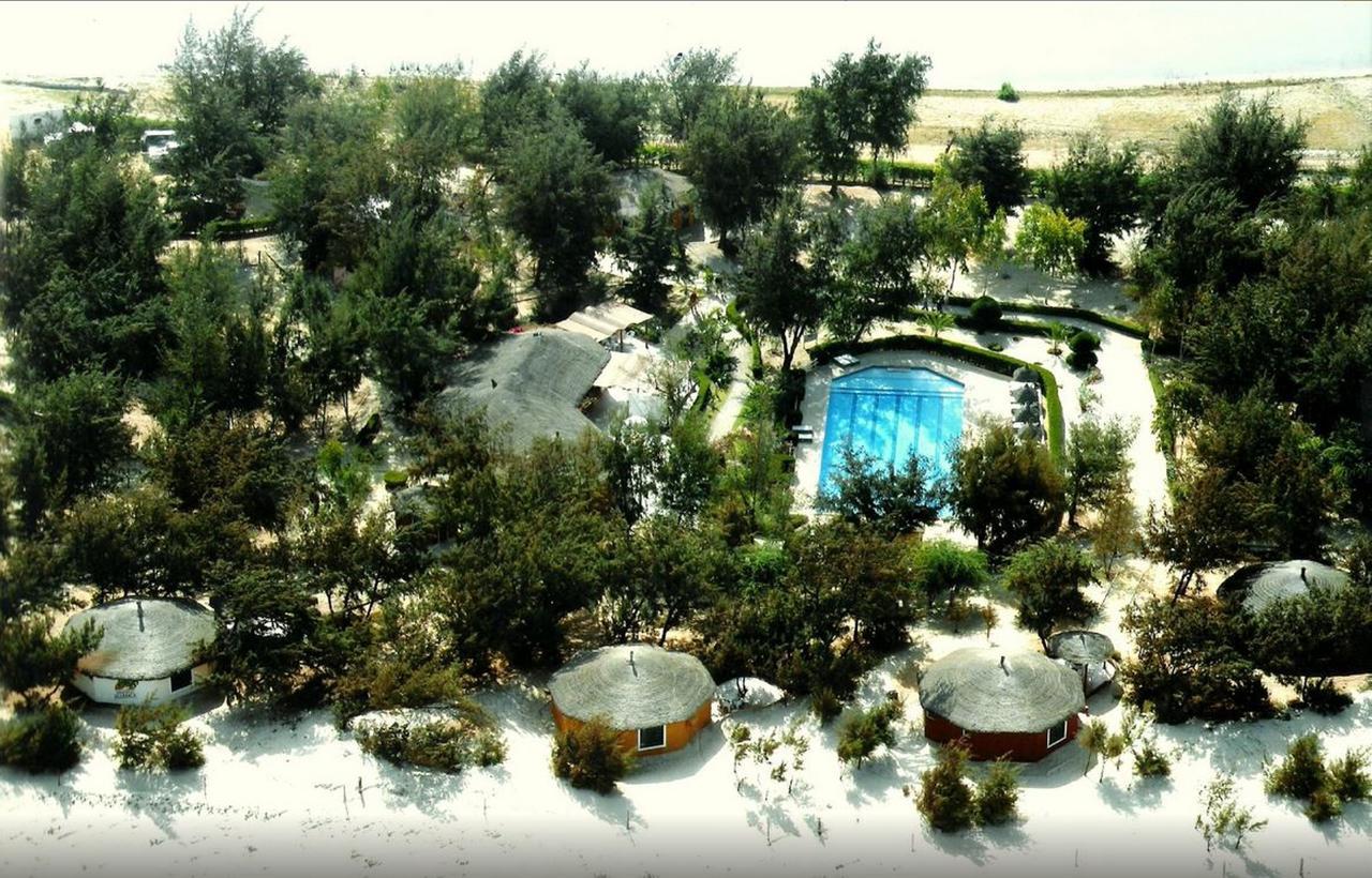 Diamarek Hotel Sur La Plage Saint-Louis Bagian luar foto