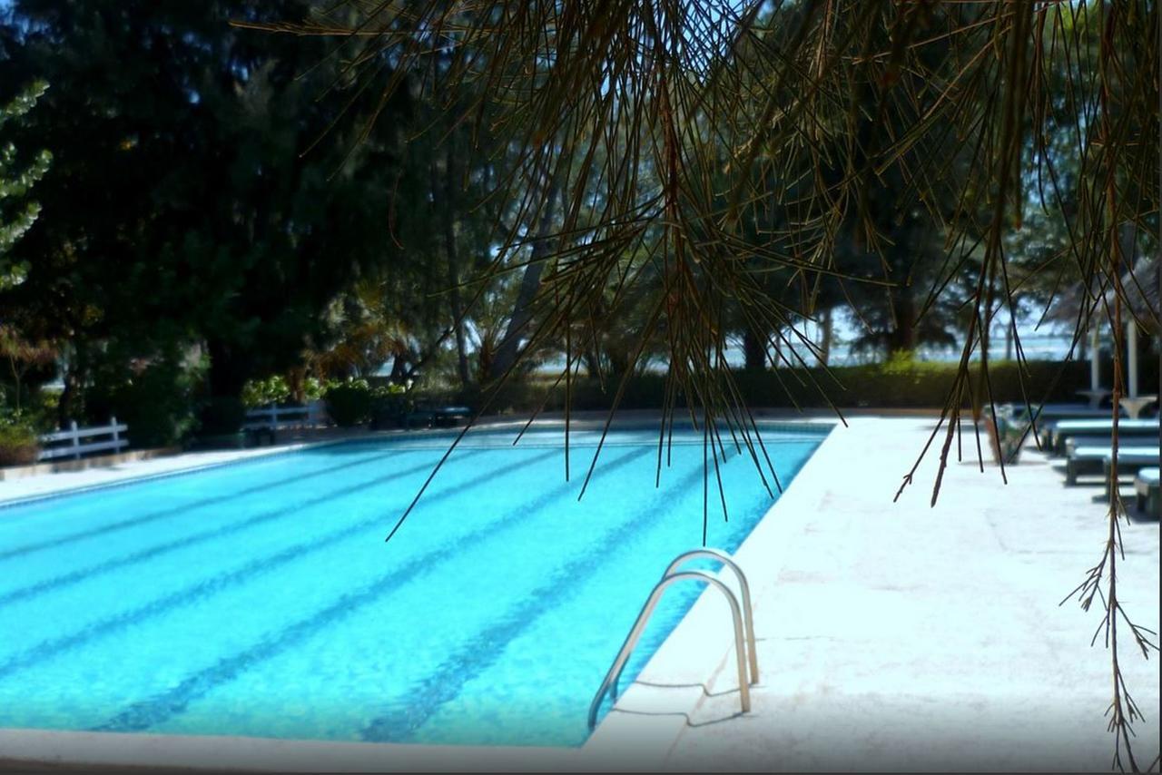 Diamarek Hotel Sur La Plage Saint-Louis Bagian luar foto