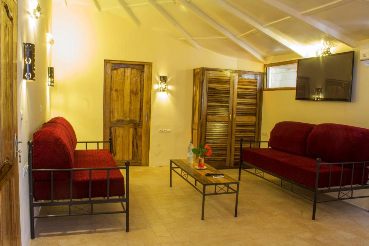 Diamarek Hotel Sur La Plage Saint-Louis Bagian luar foto