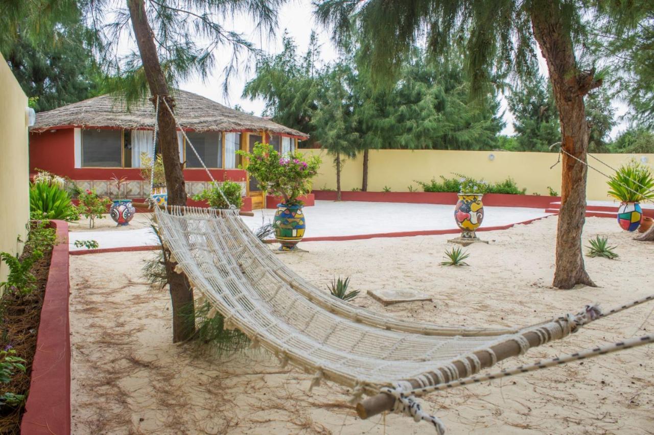 Diamarek Hotel Sur La Plage Saint-Louis Bagian luar foto