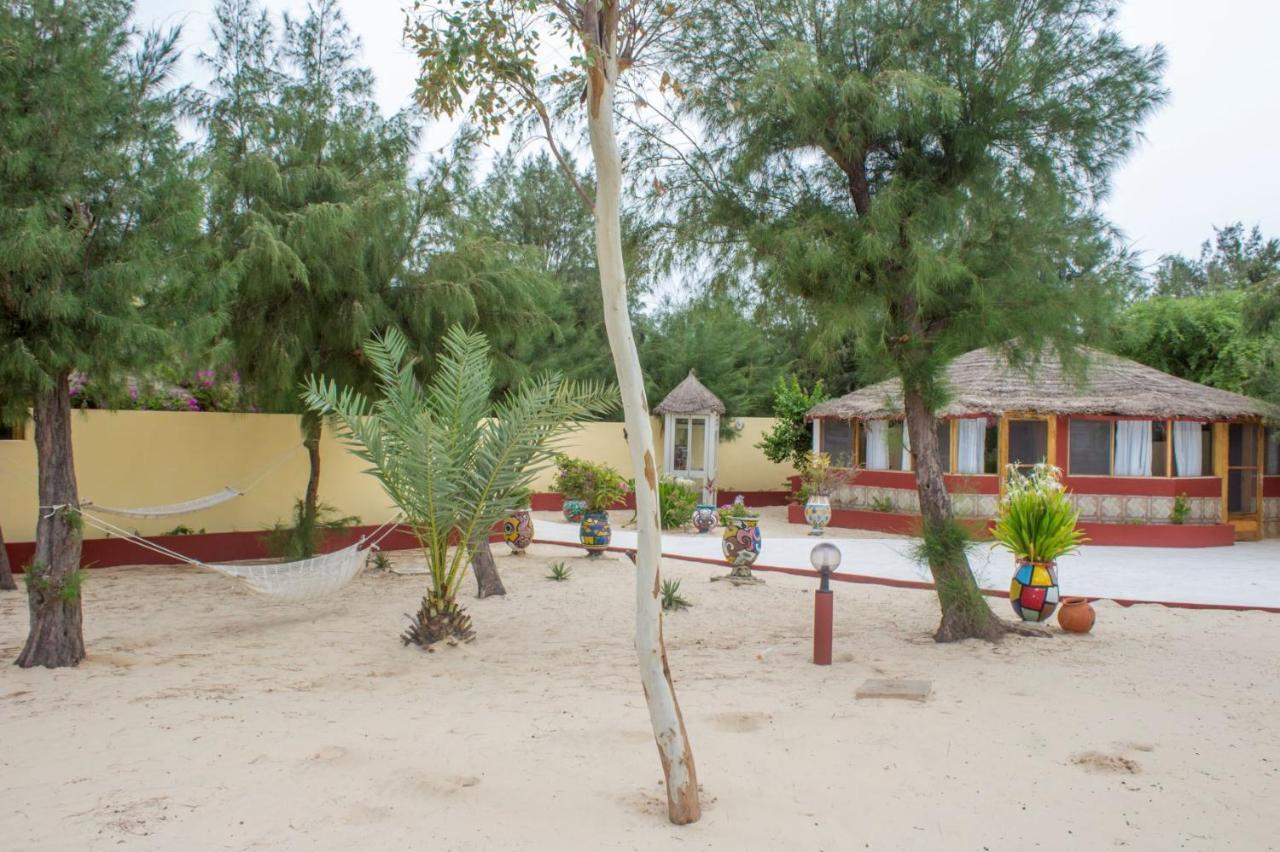 Diamarek Hotel Sur La Plage Saint-Louis Bagian luar foto