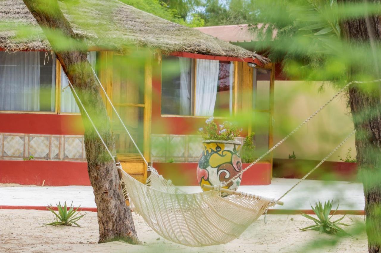 Diamarek Hotel Sur La Plage Saint-Louis Bagian luar foto