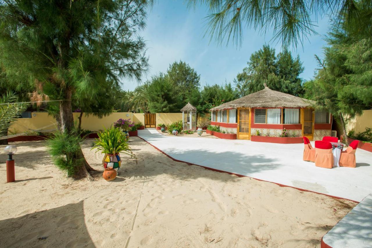 Diamarek Hotel Sur La Plage Saint-Louis Bagian luar foto