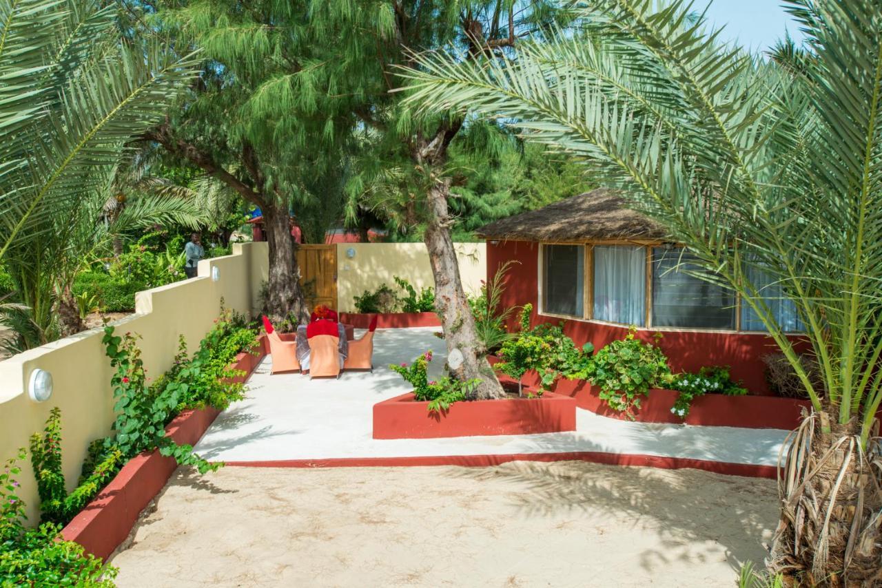 Diamarek Hotel Sur La Plage Saint-Louis Bagian luar foto