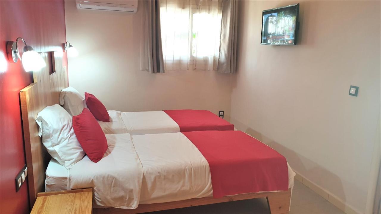 Diamarek Hotel Sur La Plage Saint-Louis Bagian luar foto
