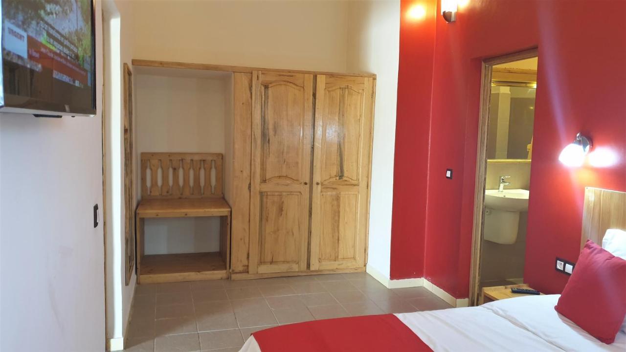 Diamarek Hotel Sur La Plage Saint-Louis Bagian luar foto